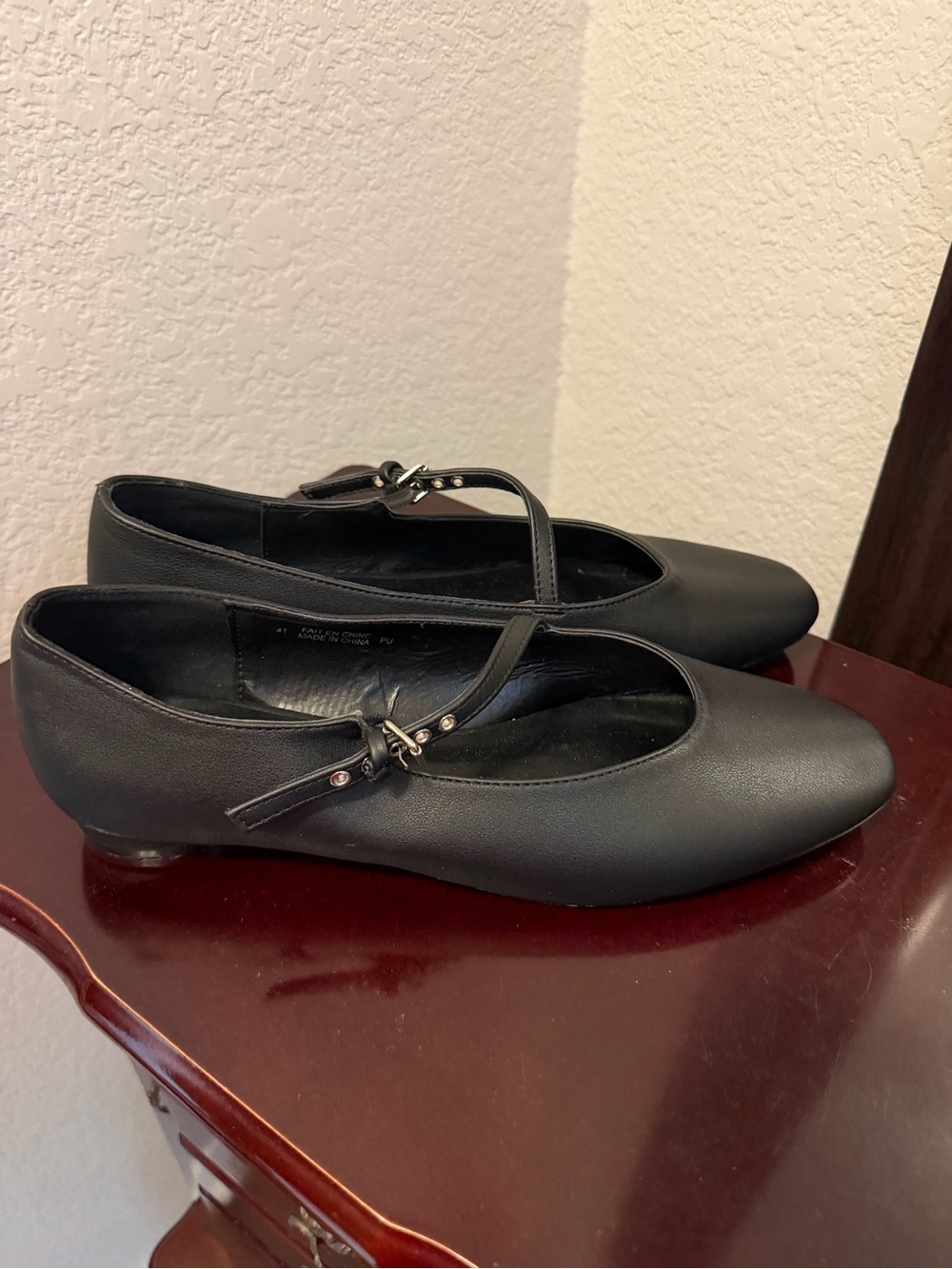 Matt & Nat Black Cross-Strap Mary Jane Flats - Picture 4 of 4